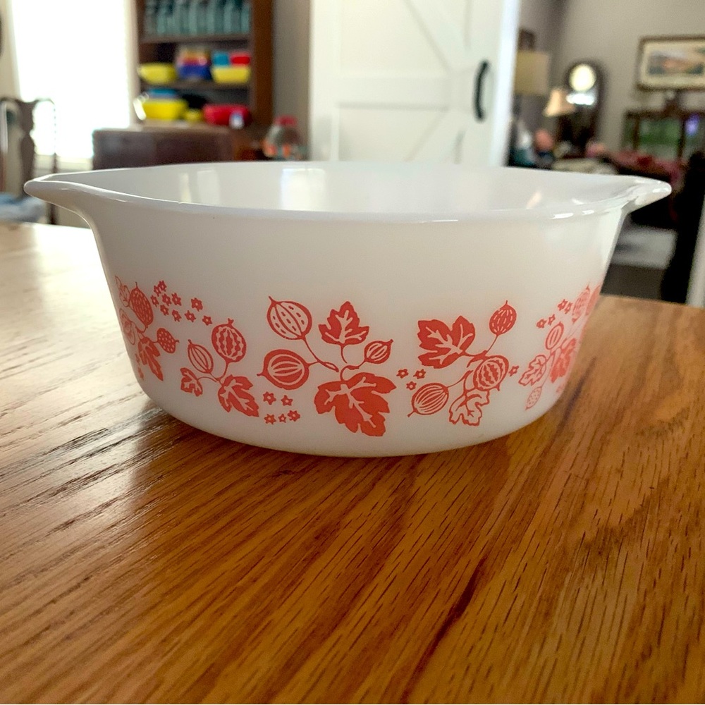 Pyrex Gosseberry 1.5 pint bowl
